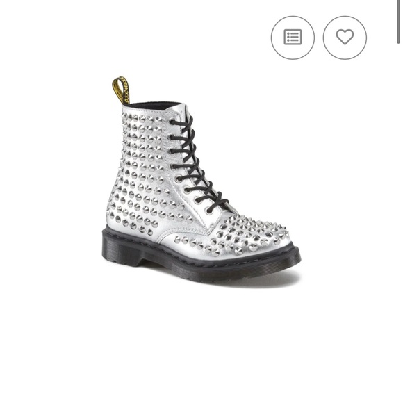 Dr. Martens 8 Eye 1460 Spike Silver Mora - Picture 1 of 1